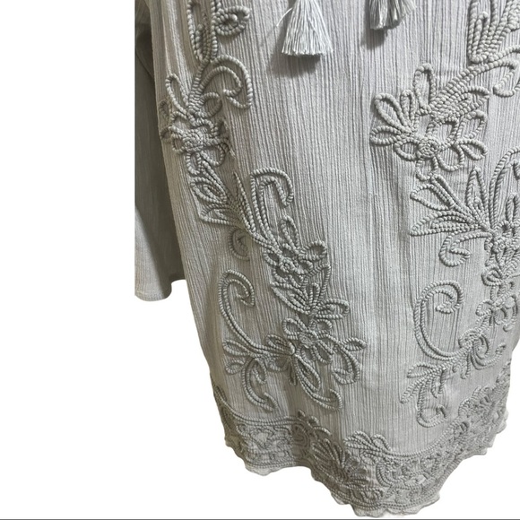 Soft surroundings embroidery cotton 3/4 sleeve top size Small - Picture 3 of 8